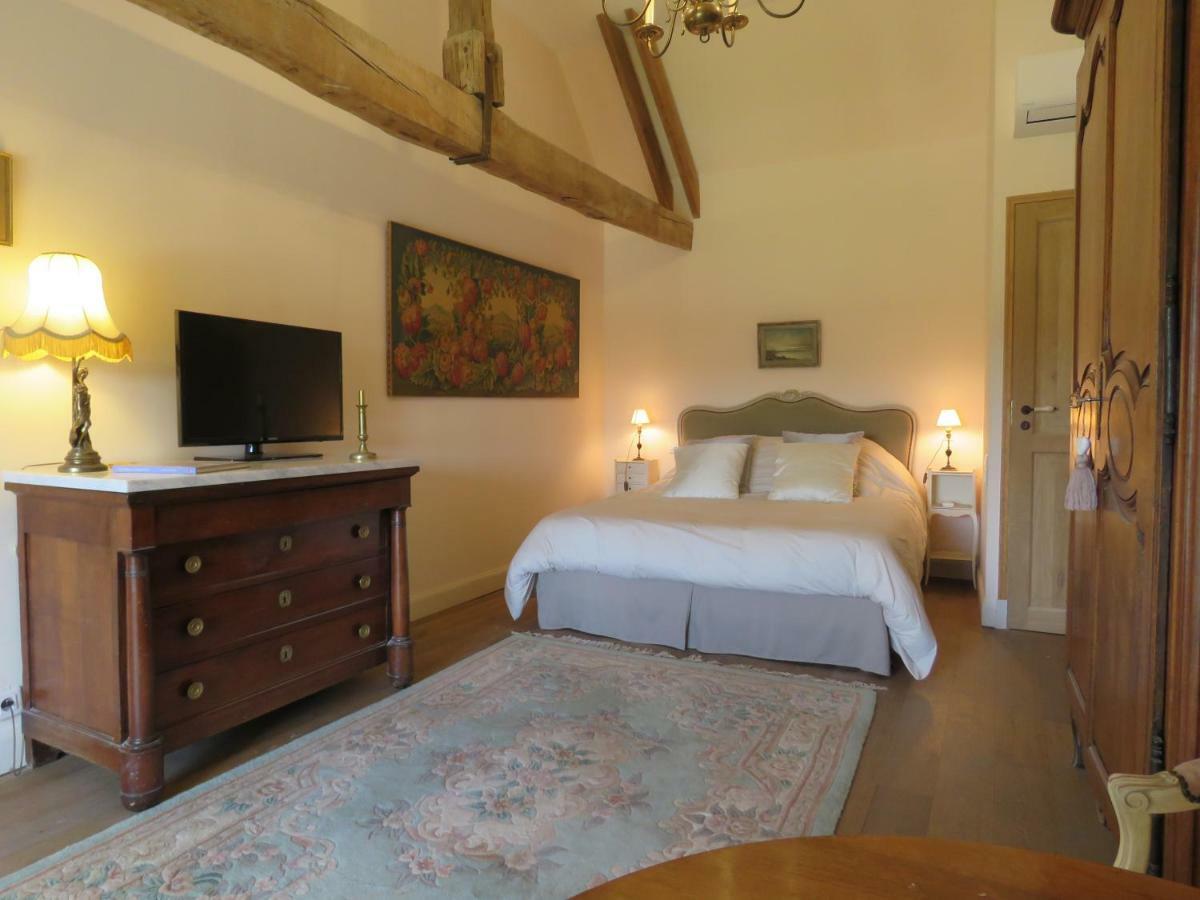Chateau De Gaubert Bed & Breakfast Terrasson Bagian luar foto