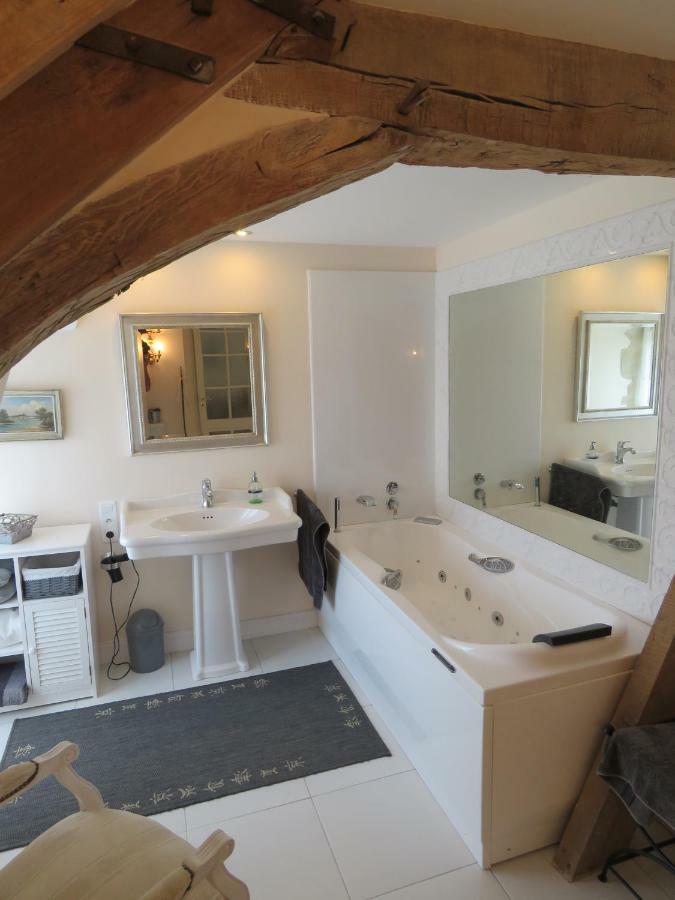 Chateau De Gaubert Bed & Breakfast Terrasson Bagian luar foto
