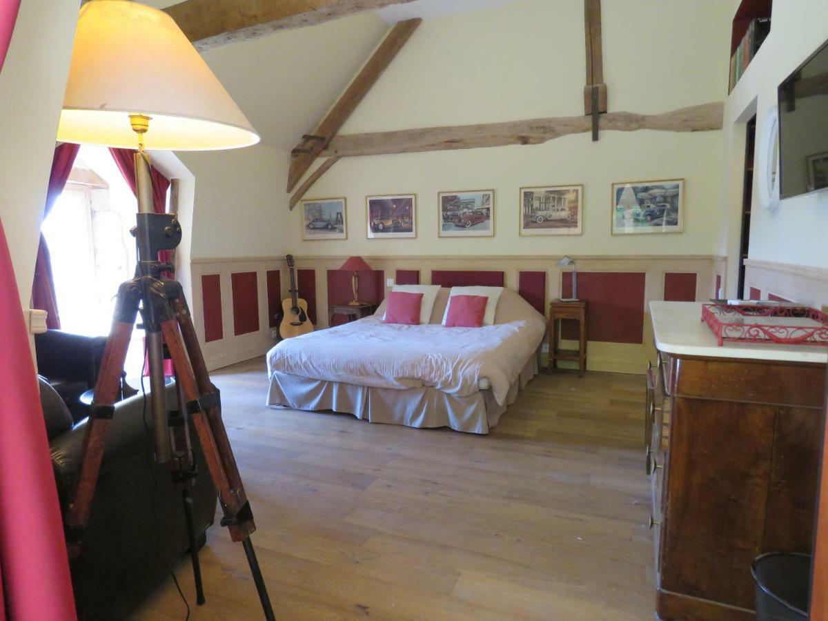 Chateau De Gaubert Bed & Breakfast Terrasson Bagian luar foto
